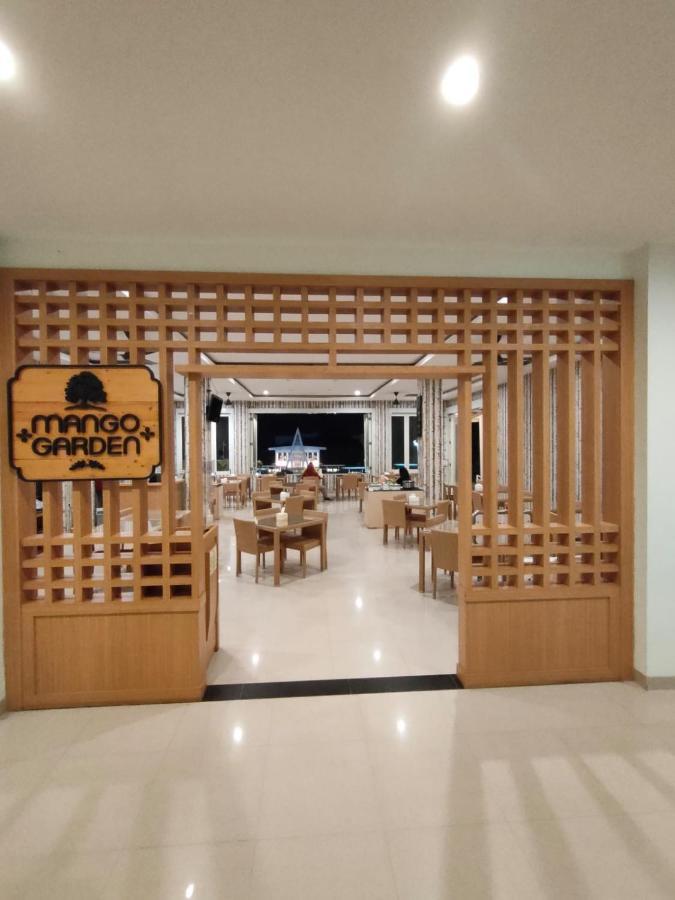 Naka Hotel Kupang Extérieur photo