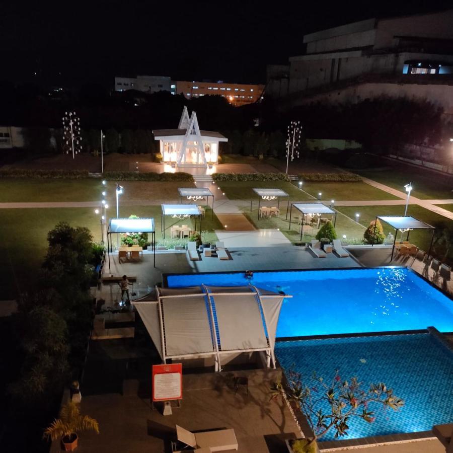 Naka Hotel Kupang Extérieur photo