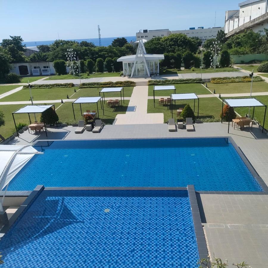 Naka Hotel Kupang Extérieur photo