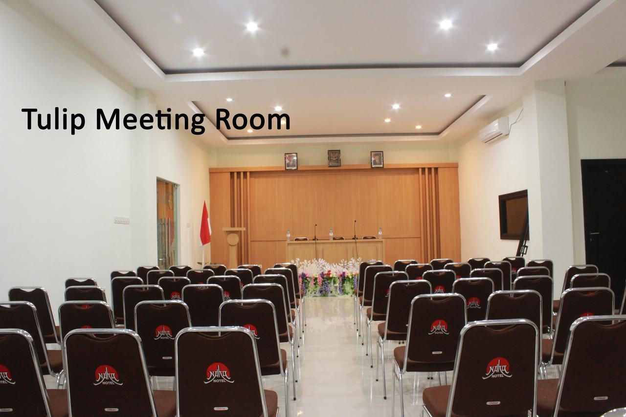 Naka Hotel Kupang Extérieur photo